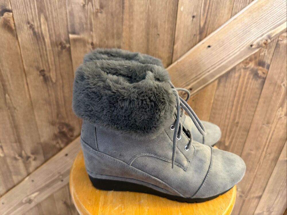 BOBS by Skechers Women’s Size 9 Gray Faux Suede Faux Fur Wedge Ankle Boots
